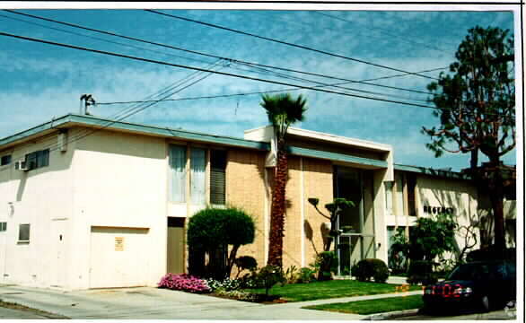 Regency Apartments - Regency Apartments