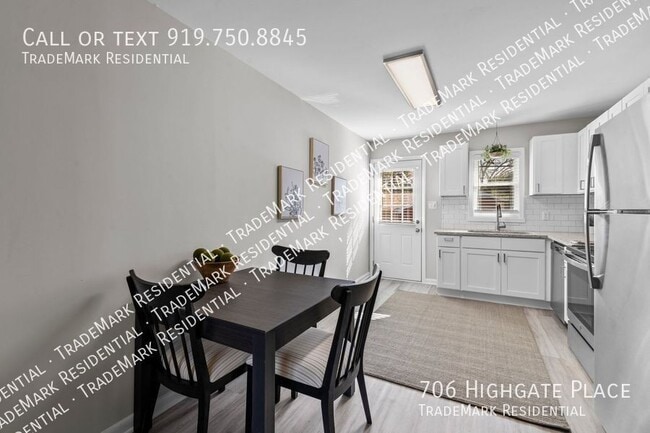 Photo - 706 Highgate Pl