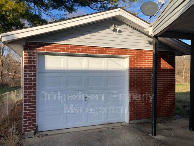 Photo - 217 Whispering Dr