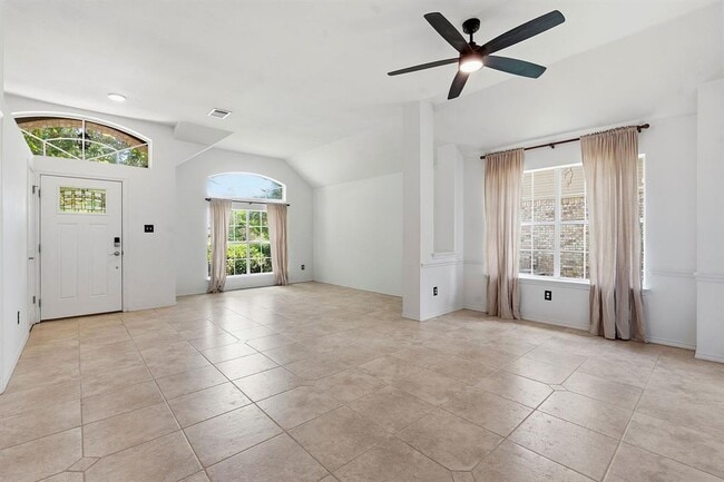 Photo - 5021 McDade Dr