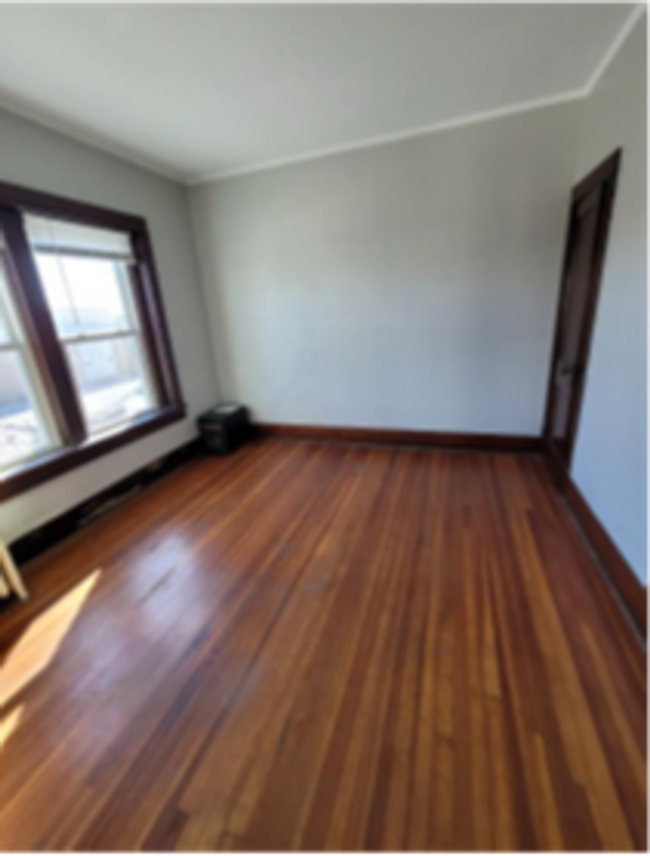 Photo - 211 N Maple St Unit Apt 2