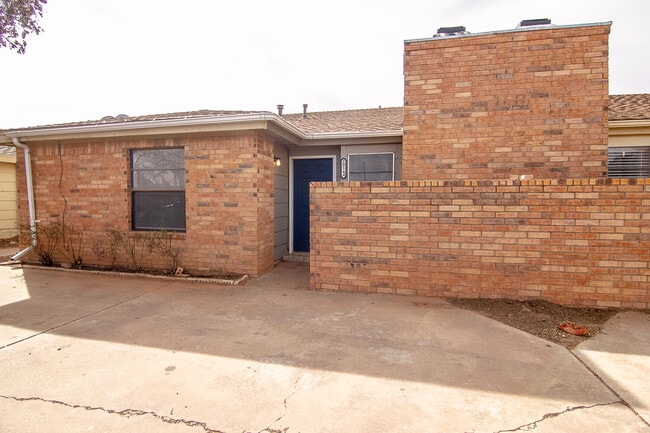 Building Photo - 201 N Troy Ave