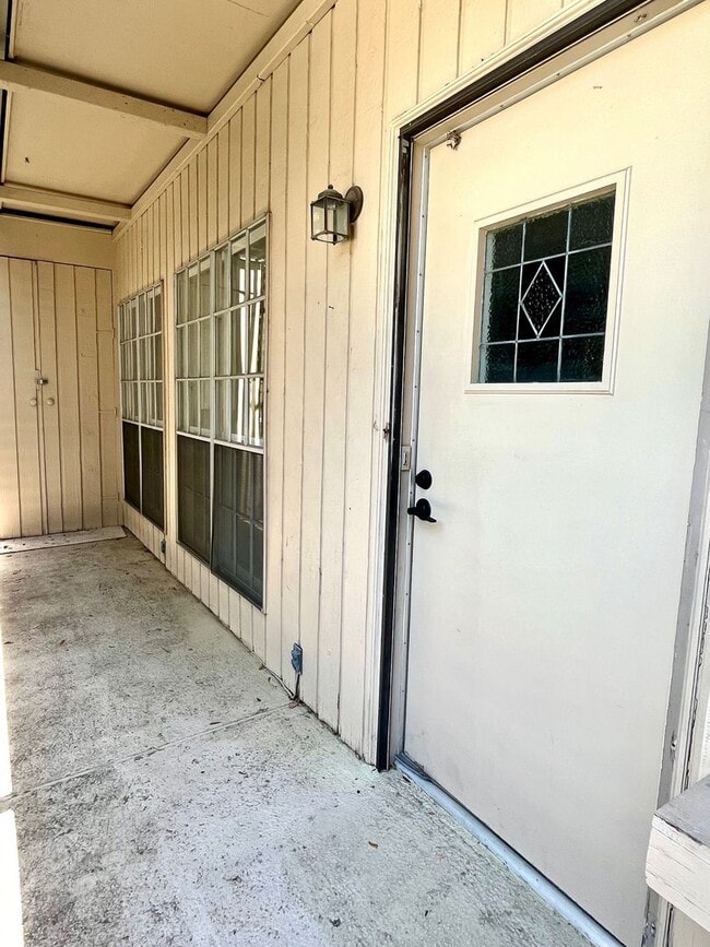 Photo - 2/1 Alamo Heights Condo ~ Freshly Remodele...
