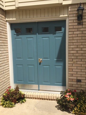 Puerta principal de la casa adosada - Hampton Apartments & Townhomes