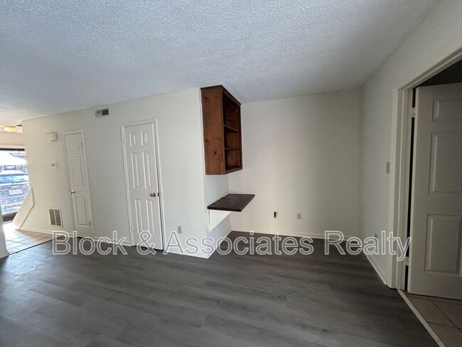 Photo - 601 Timberline Dr SE