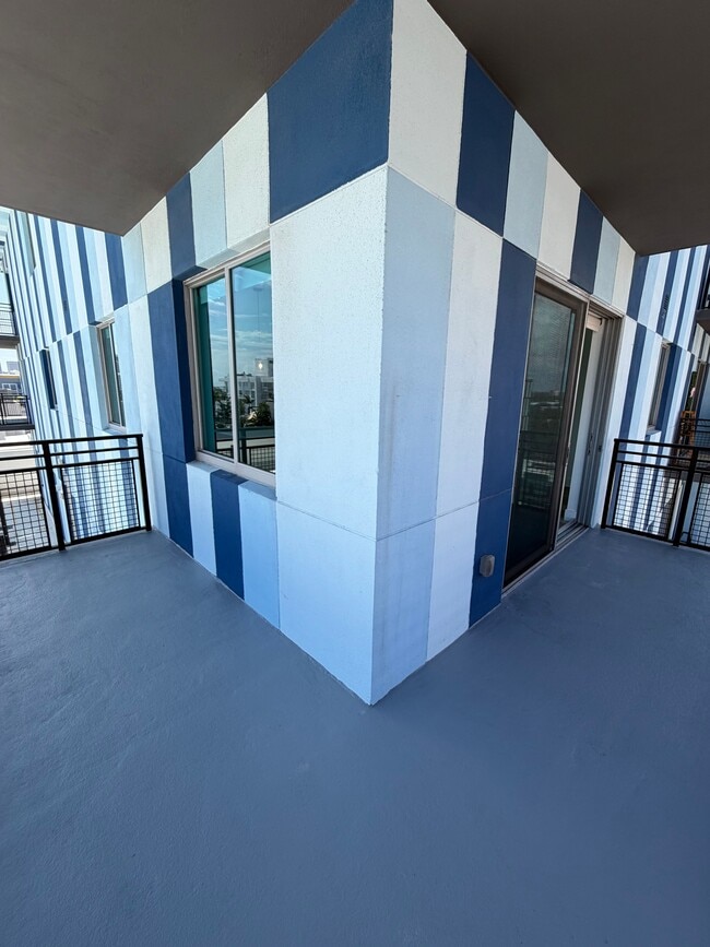 Photo - 147 NW 32nd St Unit B1