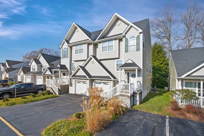 Photo - 17293 Queen Anne Way