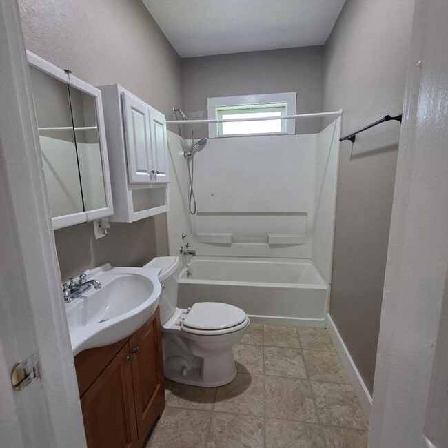 Photo - 101 Vertrees Ct