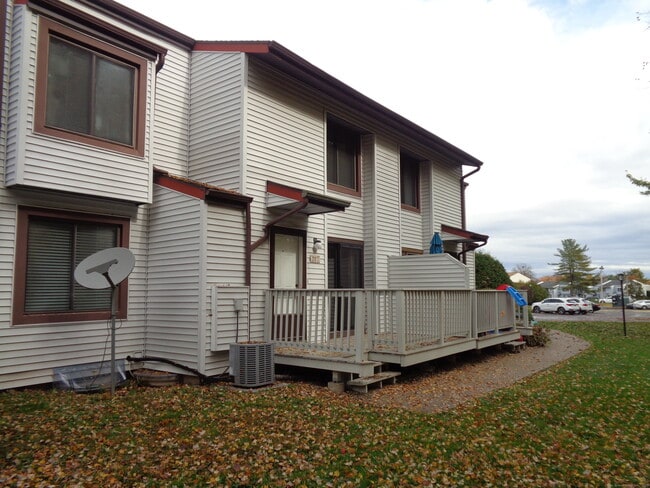 Building Photo - 207 Cottonwood Rd Unit 207