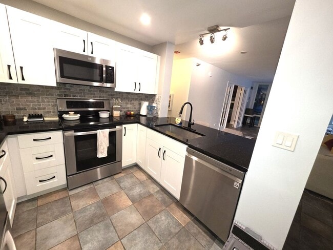 Photo - 345 N La Salle Dr Unit 205