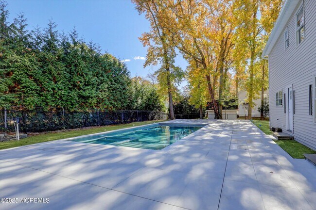 Photo - 243 Woodcrest Rd