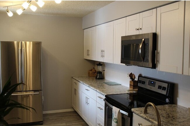 Cocina - 2390 E Fremont Ave Unidad D