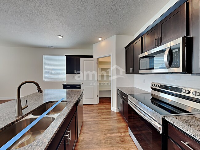 Photo - 5924 Verdigris Dr