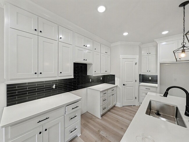 Photo - Beautiful New Build with Style