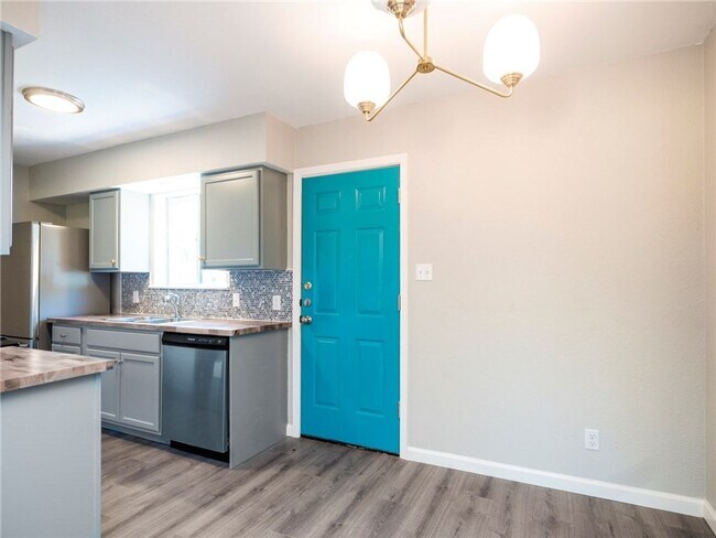 Photo - 2524 Glen Springs Way Unidad - B