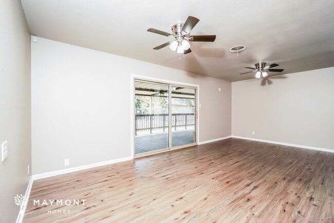 Photo - 906 Olney Dr