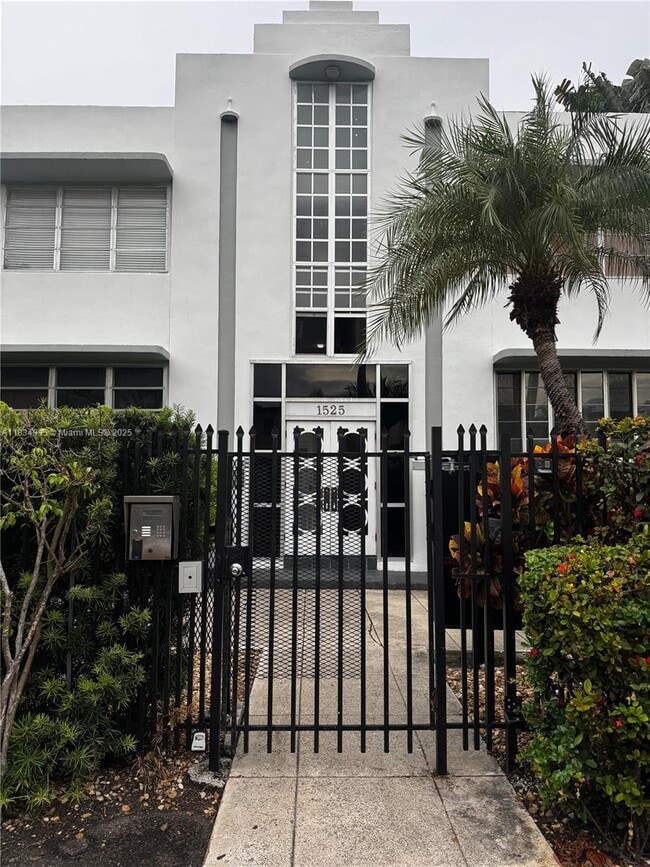 Photo - 1525 Meridian Ave Apartment Unit 206
