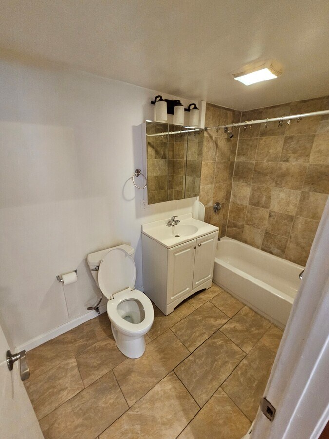 Photo - 156 Salem St Unidad 156