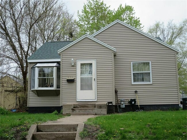 Building Photo - 633 Hope