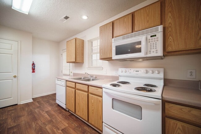 Photo - Single Level Villas****** Rent $924/month*...