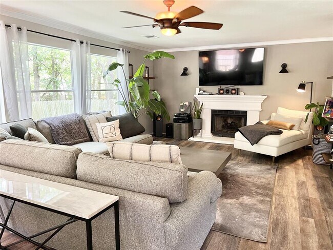 Photo - 9313 Sanford Dr