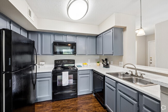 2BR, 2BA - 1,150SF - Kitchen