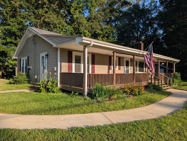 Building Photo - 8096 US Hwy 220 Business N Rental