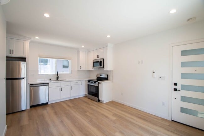 Photo - 4334 Mammoth Ave Unidad 4336 1/2