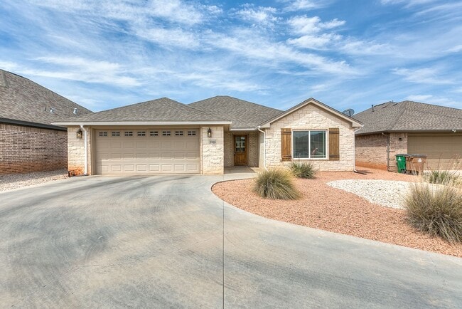 Building Photo - COMING AUGUST 2026 | Beautiful 3-Bedroom Home in the Bluffs Neighborhood!