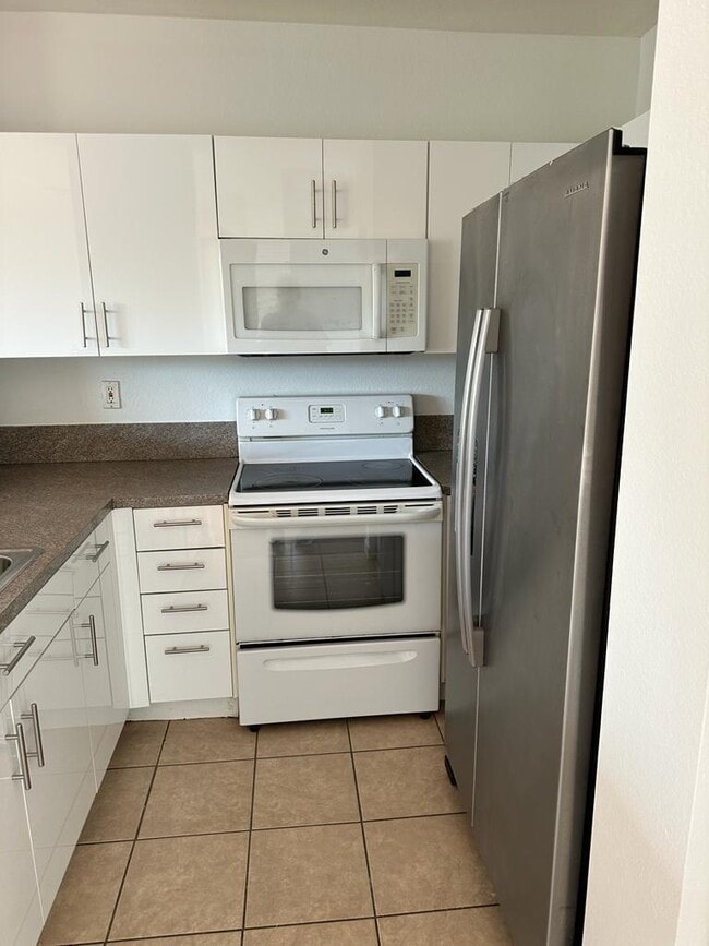 Photo - 1570 NE 33rd Rd Unit 201