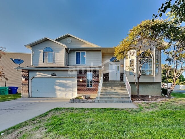 Building Photo - 2848 W 2125 S Rental