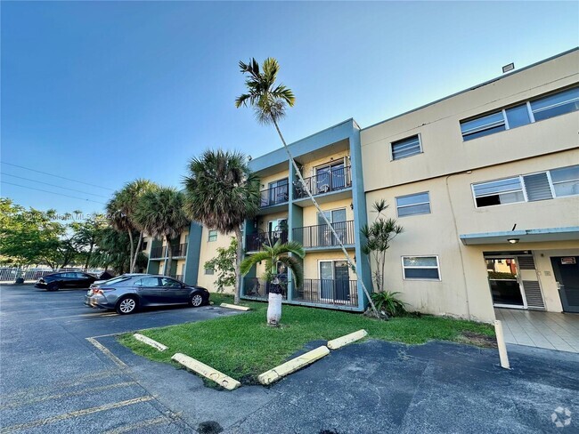 Building Photo - 4275 NW S Tamiami Canal Dr Unit 2-104 Rental