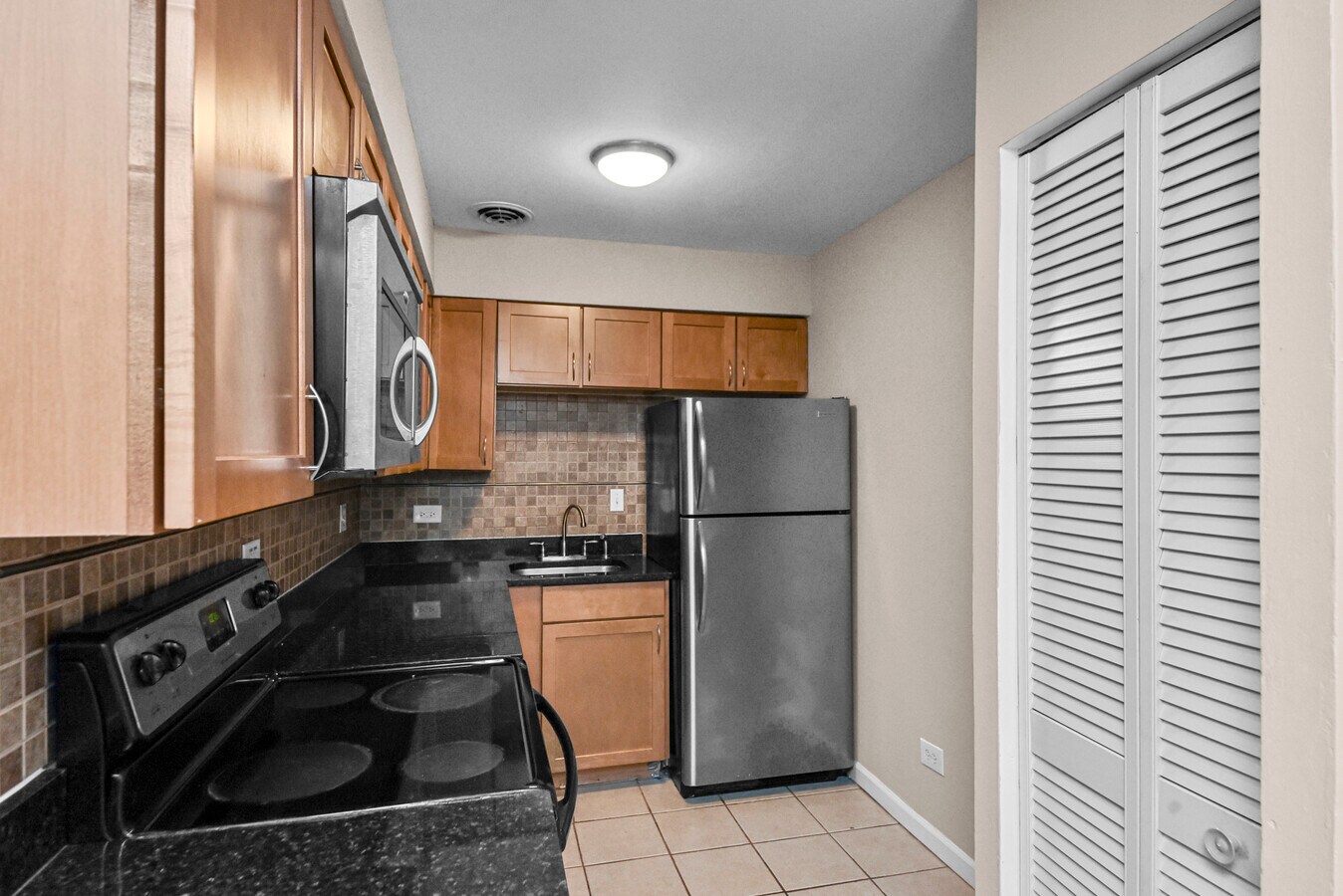 Photo - 3815 N Pine Grove Ave Unit 321