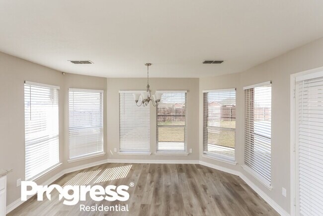 Photo - 6918 Meadow Bend Dr