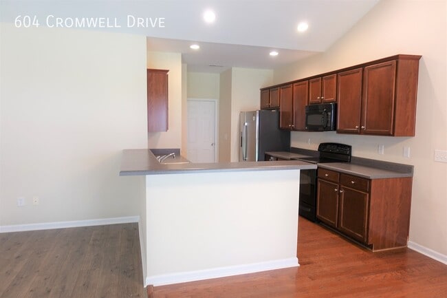Photo - 604 Cromwell Dr