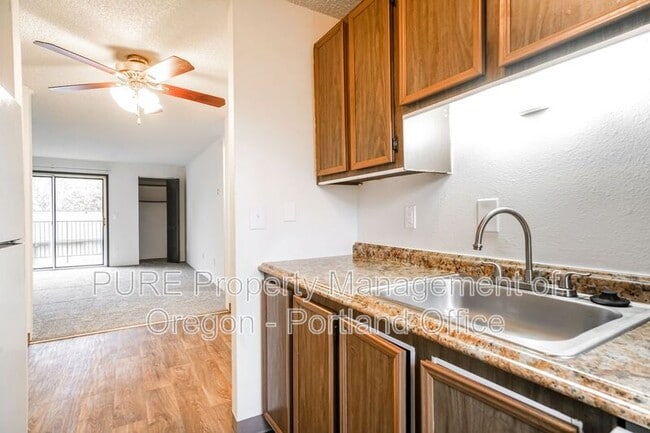 Photo - 14206 NE Sandy Blvd