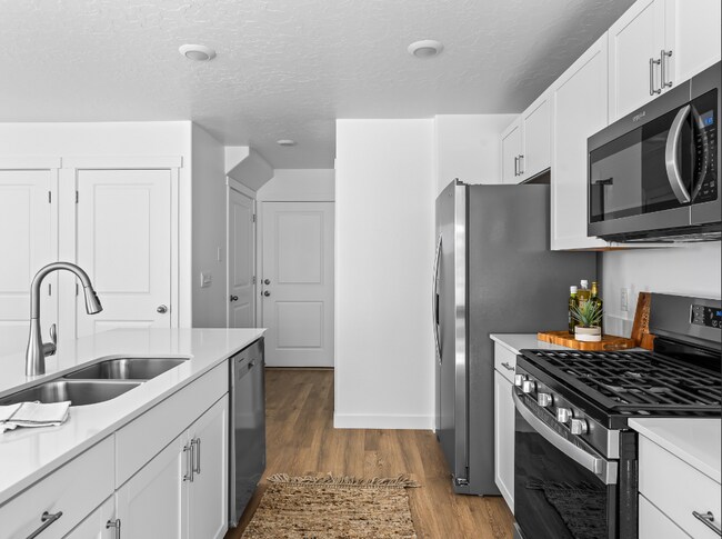 Photo - 479 N Scuttlebutt Ln