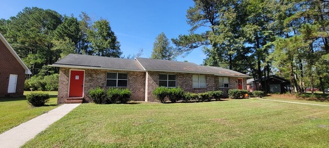 Building Photo - 5440 Sidbury Rd Rental