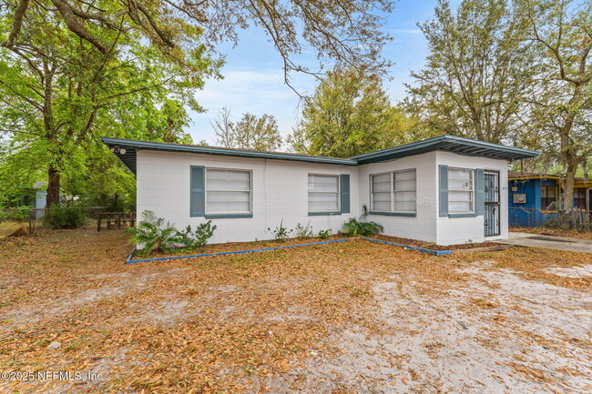Photo - 1814 W 33rd St House