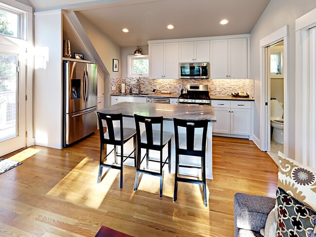 Photo - 2206 Iva Ln