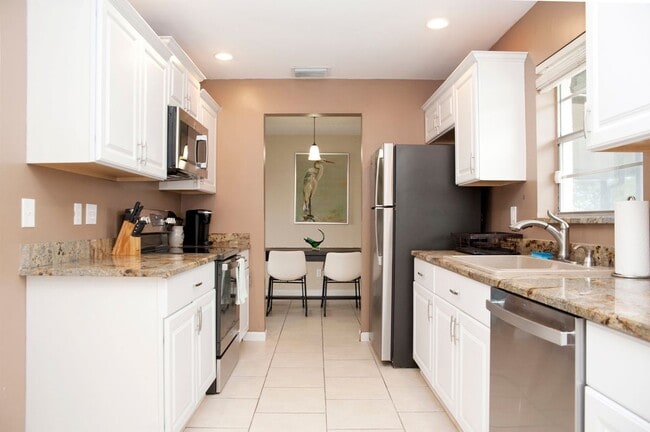 Photo - 458 SE Doat St