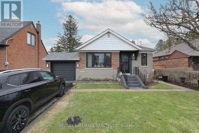 Photo - 1535 Pharmacy Ave