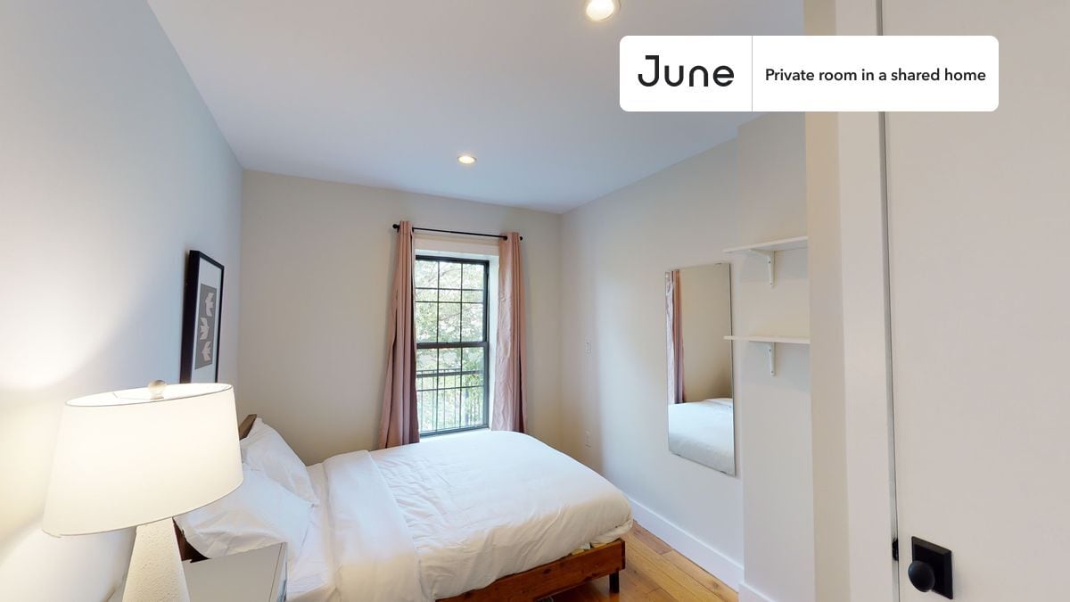Private bedroom in 5 bed/2 bath Home - Private bedroom in 5 bed/2 bath Home