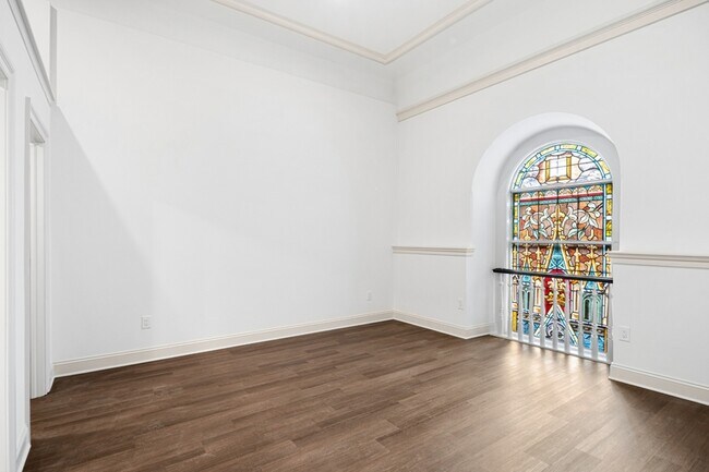 Photo - 401 Martin St