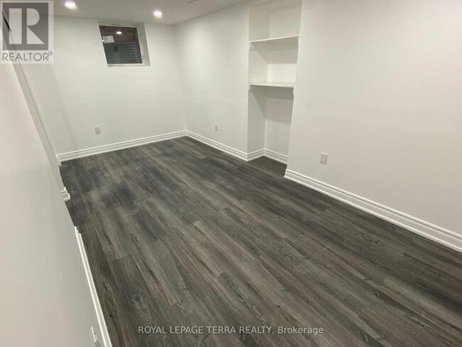 Photo - 44 Howling Crescent