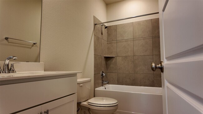 Photo - 14190 Granger Pointe Ln