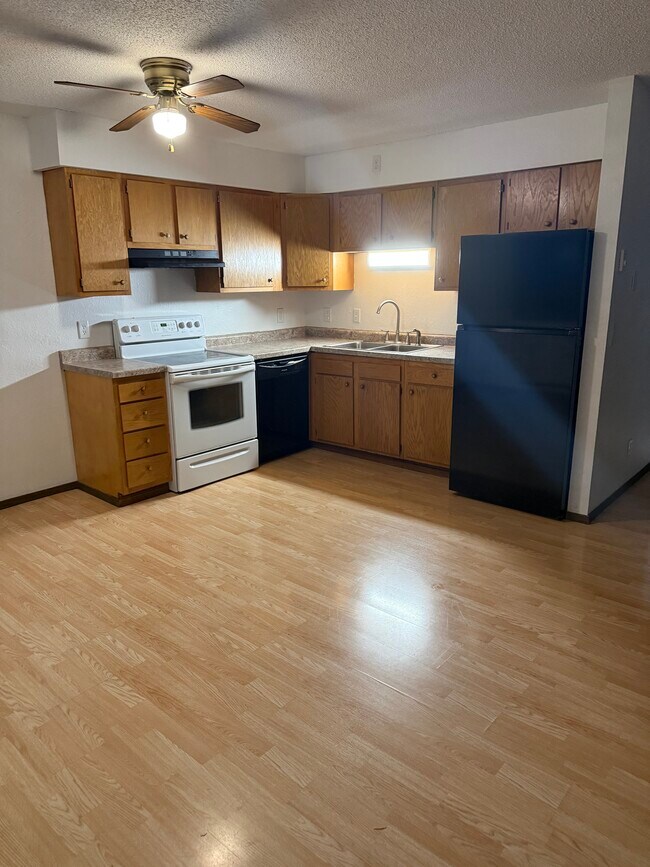Kitchen - 2985 Hales Mill Rd Unit 2