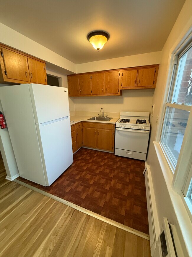 160 W Westfield Ave