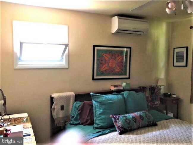 Photo - 206 Linden Ln