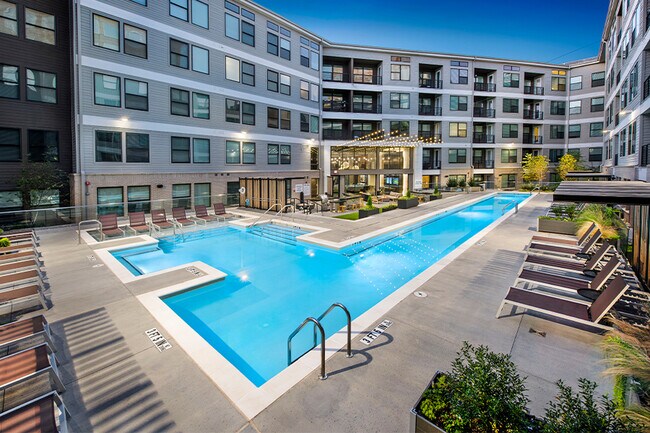 Vinings Lofts and Apartments For Rent in Atlanta, GA
